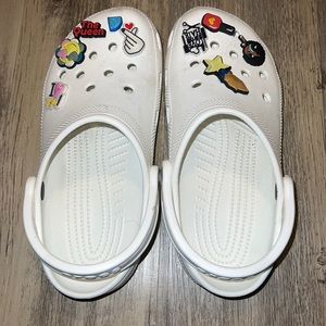 White Crocs With Jibbits